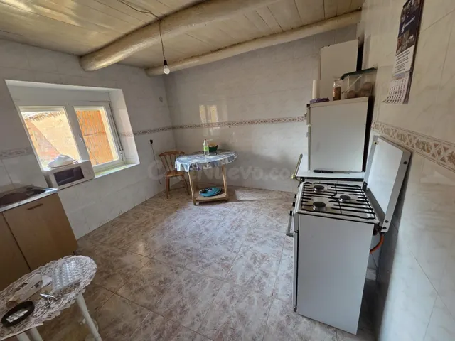 SE VENDE CASA DE PUEBLO EN VILLABRAZ (LEÓN), NECESITA REFORM - foto 3