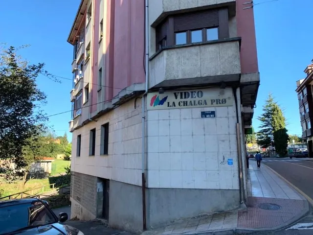 Se vende local en Nava, Asturias — 2
