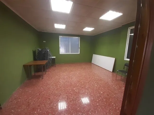 Casa vallada en la ciudad — 11