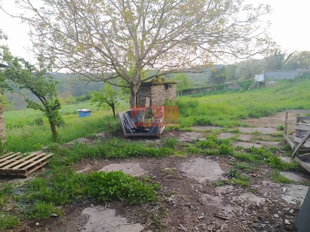 SE VENDE CASA SEMI-REFORMADA EN COESES A 12 KMS DE LUGO. — 11