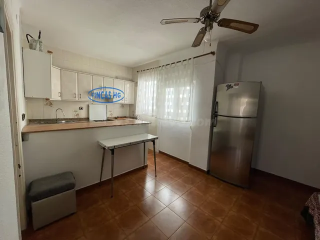 Vivienda situada en el barrio de Altozano, muy próxima a la  - foto 2