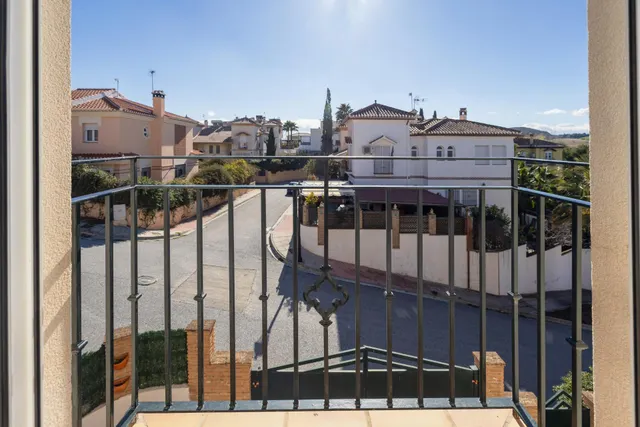 MAGNÍFICO CHALET EN URB. SUEÑOS DE CADIMA, ALHENDIN — 35