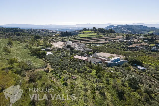 Granja con posibilidad de 2 vivendas.y 1 Ha de terreno — 3