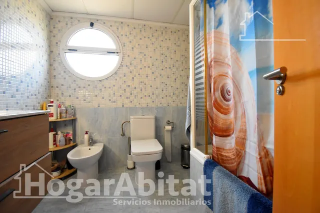 SEMINUEVO, AMPLIO Y LUMINOSO CON TERRAZA Y JACUZZI — 34