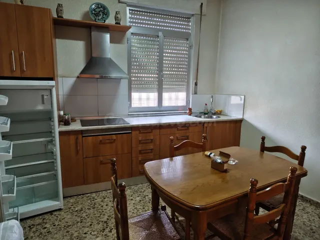Amplia Casa Solar en Cuatrovientos, Ponferrada - €139.000 - foto 2