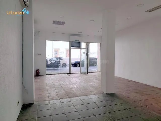 LOCAL EN UNA situación EXCEPCIONAL MUY CENTRICO Y PARA CUALQ