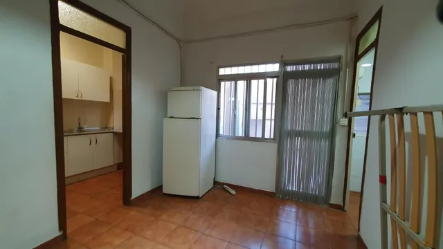 Casa de pueblo tradicional de 250 m2 en Canet centro: 3 alturas diáfanas para proyecto de rehabilitación a medida — 15