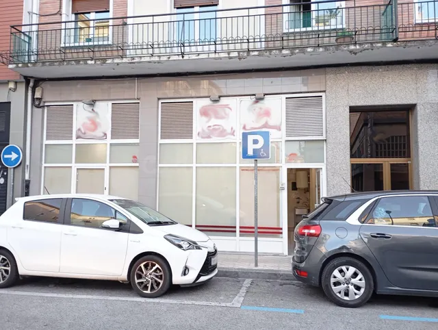 Local comercial 217m² en venta - Rochapea