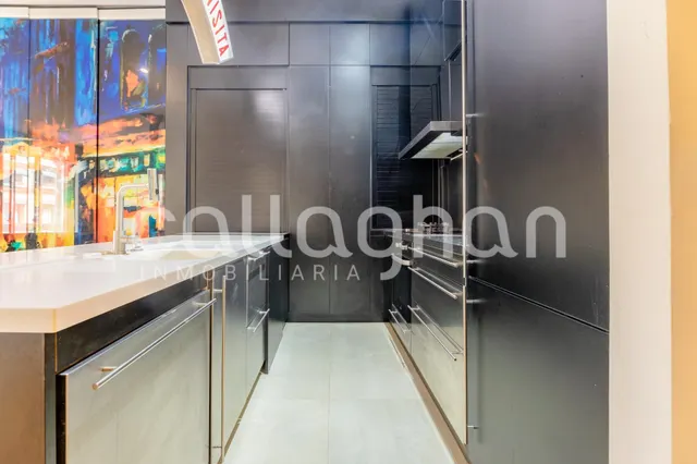 Exclusiva propiedad  frente a la Plaza de la Reina: 178 m2 de puro lujo en Ciutat Vella — 11