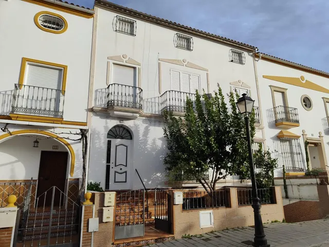 Ático de tres dormitorios en Olvera.