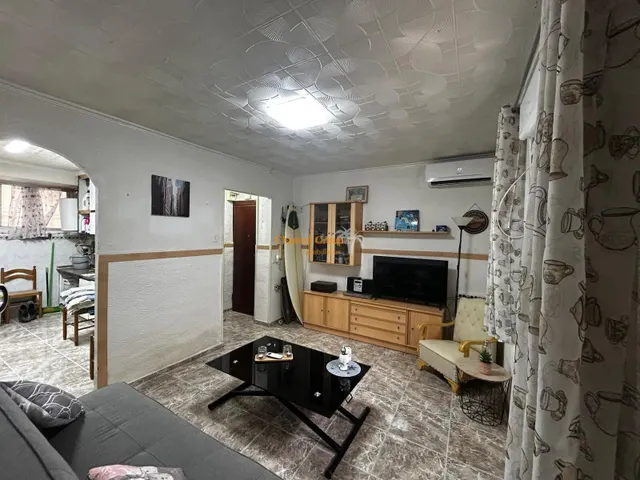 Se vende planta baja en zona la rata. — 6