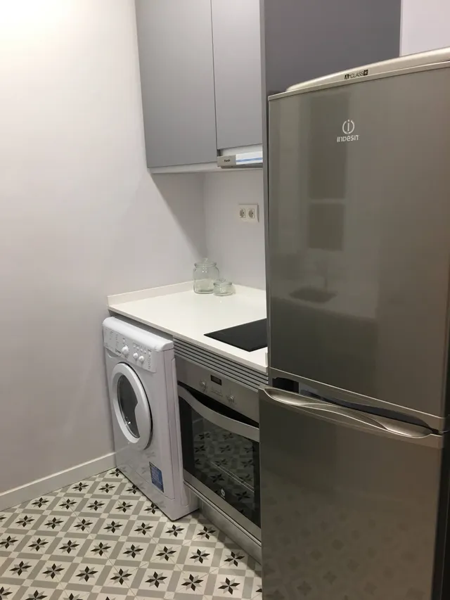 Apartamento con balcón junto a Passeig Sant Joan – Eixample — 6
