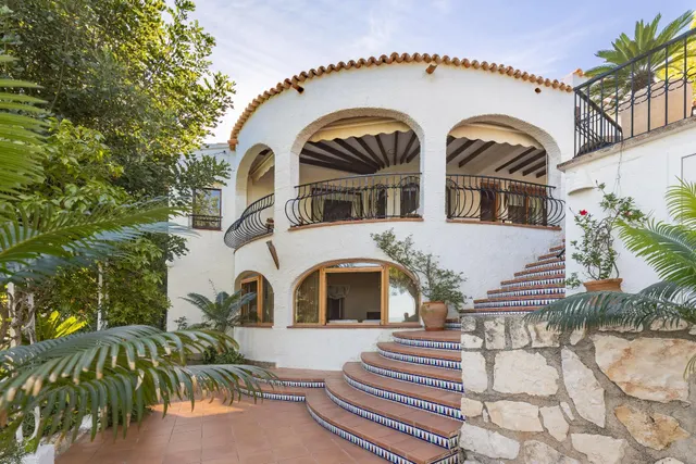 Fantastica Villa mediterránea con vistas panorámicas al mar en Las Rotas — 8
