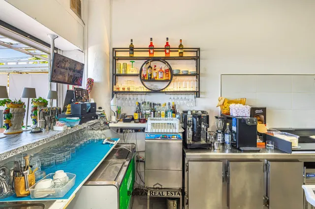 Se traspasa restaurante pizzería con magnífica vista al mar  - foto 5