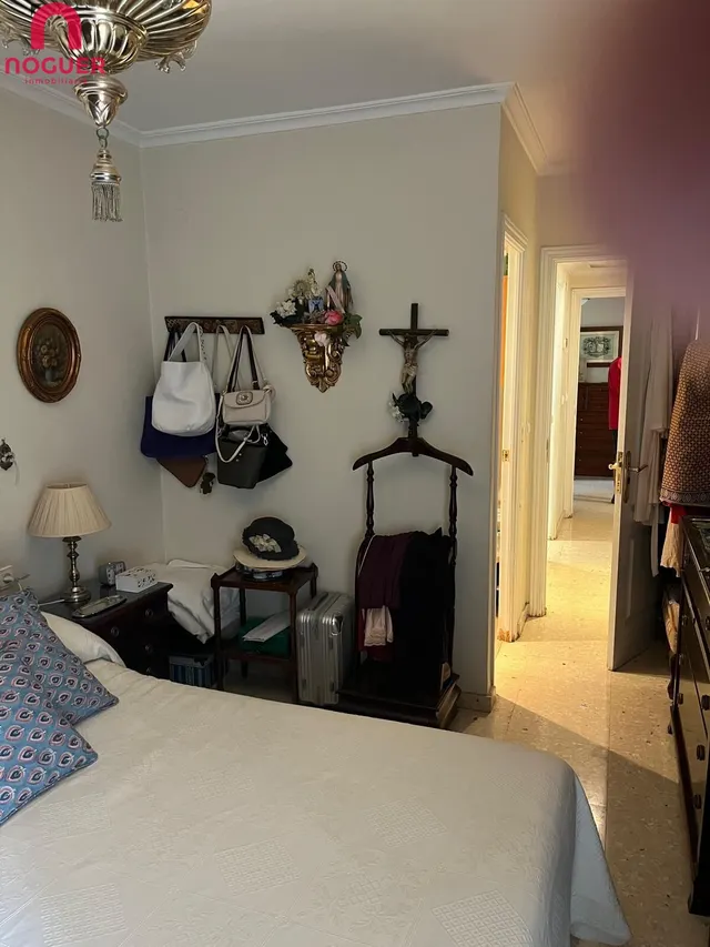 PISO ZONA ZOCO DE CUATRO DORMITORIOS , DOS BAÑOS , TERRRAZA Y  ASCENSOR — 29
