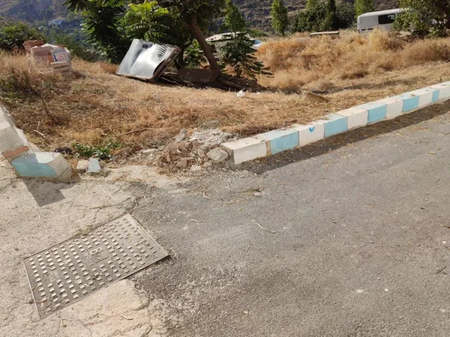 PARCELA URBANA EN LANJARON — 28