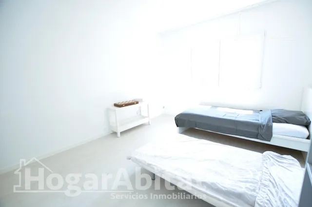 PRECIOSO CHALET REFORMADO CON PISCINA, GARAJE Y DOS TERRAZAS — 29