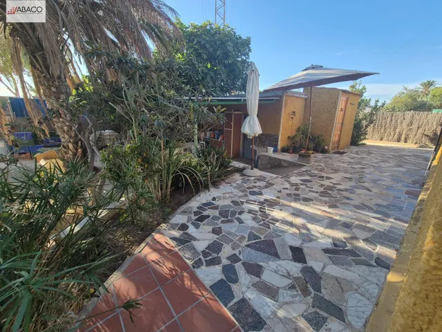 Chalet en terreno urbano — 14
