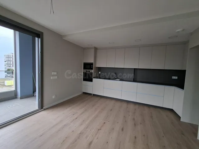 SE ALQUILA PISO DE OBRA NUEVA TODO EXTERIOR CON UNA TERRAZA  - foto 4