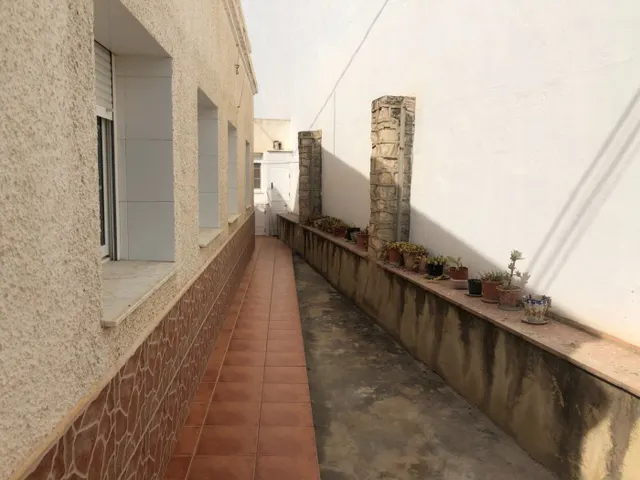 Chalet con suelo para construir apartamentos — 10