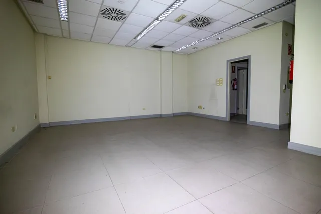 LOCAL OFICINA EN LA SALLE — 6