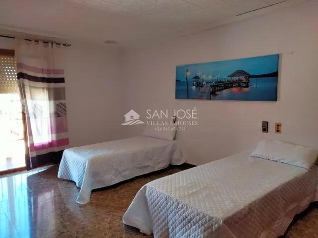 SE VENDE CHALET EN ELCHE — 15