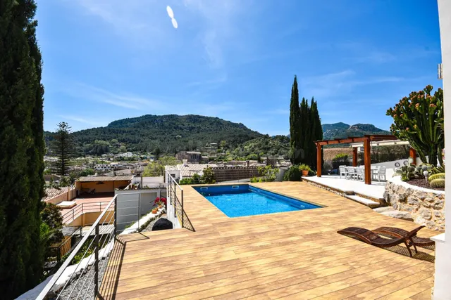 Encantadora casa de pueblo con terreno y piscina además de u - foto 2