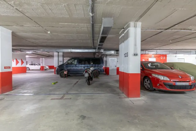 Plaza de garaje en urbanización privada pts — 5