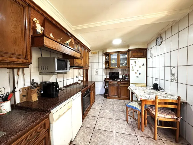 Casa reformada con terraza y terreno en Blimea – Rodeada de 