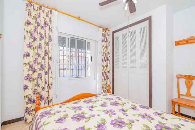 Chalet adosado en Salobreña playa, urb. privada con piscina y jardines. — 19