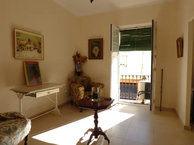 Amplia vivienda con ascensor y trastero en el mismo edificio - foto 4