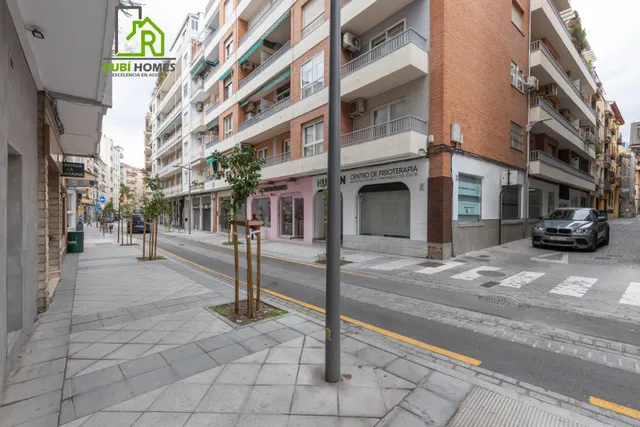 Amplio piso con garaje y trastero en el centro — 49