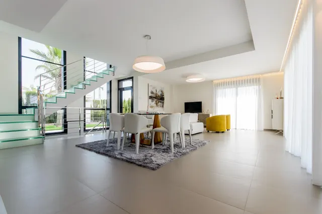 VILLA CON PISCINA PRIVADA — 11