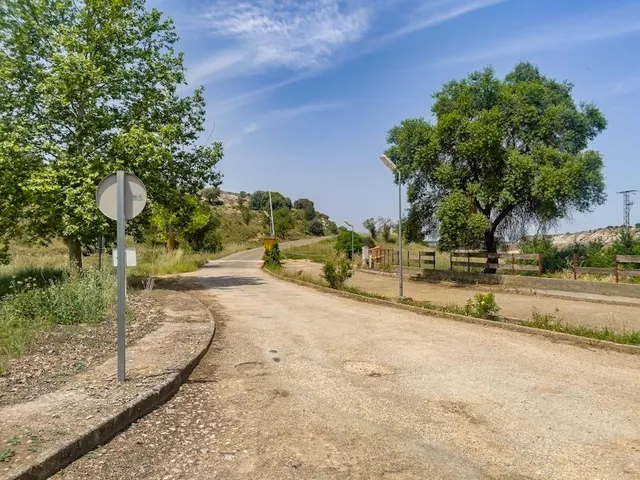 Terreno en venta en calle Carahorma G 587, Lillo — 24