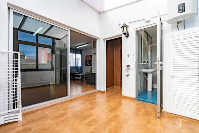 Casa de 4 plantas en zona céntrica de La Laguna · Ideal para inversores y familias numerosas · Muchas posibilidades — 33
