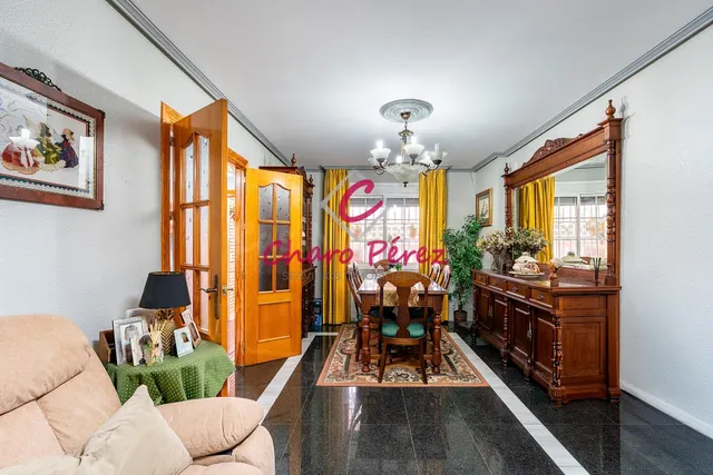 Vivienda en esquina lista para entrar a vivir en Aguadulce centro, zona Pedro Muñoz Seca. — 4