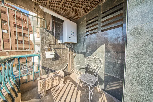 Residencia exclusiva en Paseo del Salón con vistas despejadas — 13