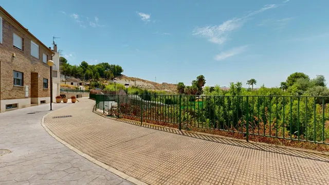 EXCLUSIVA VIVIENDA UNIFAMILIAR DE 274m2 EN TORREALTA, MOLINA - foto 2