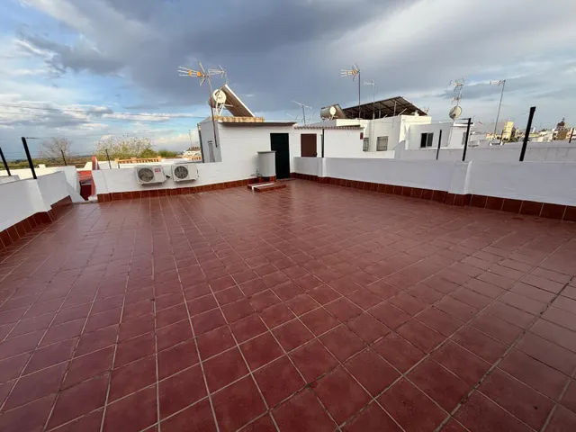 Casa en venta en La Puebla del Río – Vivienda en planta baja con patio y azotea. — 20