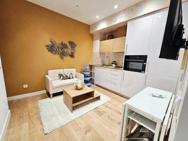 ESTUPENDO APARTAMENTO REF0RMADO EN PLENO BARRIO DE MALASAÑA- - foto 3
