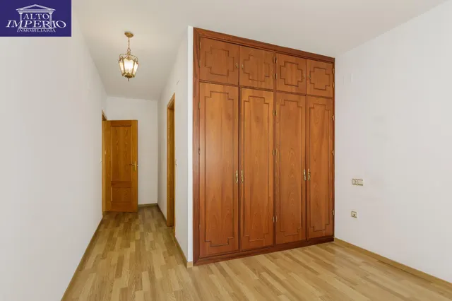 Piso en Armilla Centro con patio de 46 m2, 2 dormitorios y metro — 8