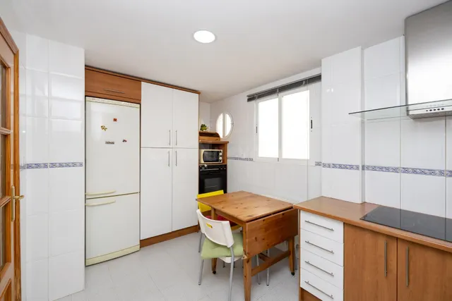 ¡Espectacular vivienda en Gójar con piscina propia! - foto 5
