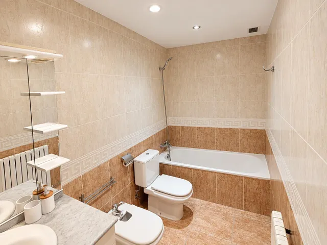 Espectacular dúplex tipo tríplex con solárium privado y vistas en actur — 19