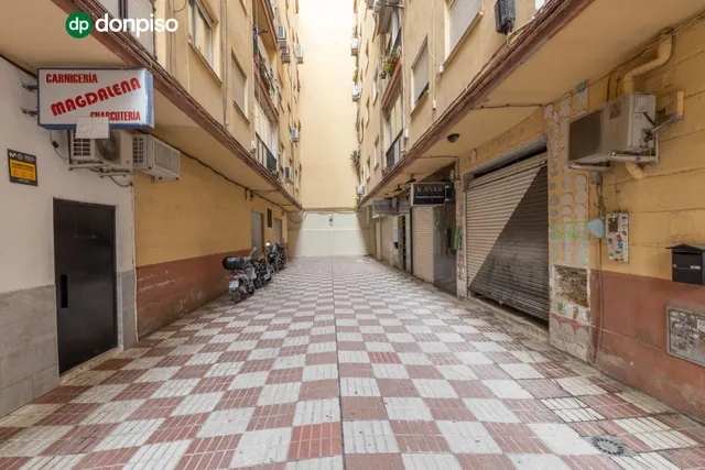 Piso amplio de tres dormitorios en ribera del genil-camino de ronda — 25