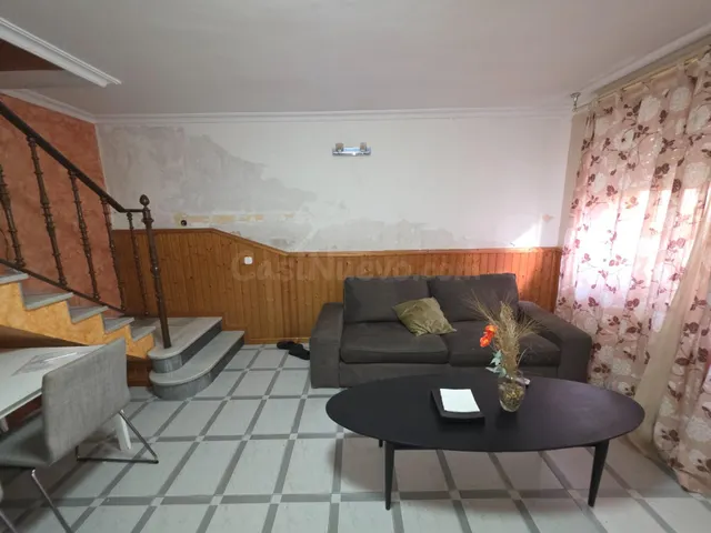 AMPLIA CASA EN VENTA EN CORIA DEL RÍO CON PATIO Y GRAN TERRA - foto 3