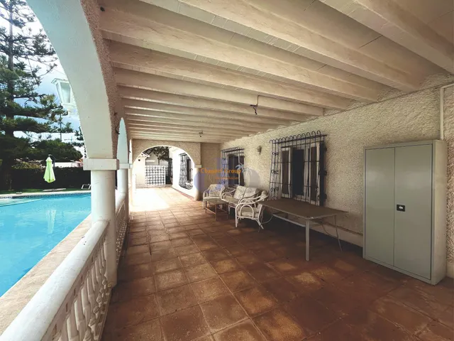 Magnifica villa en primera línea del mar en Orihuela Costa — 12