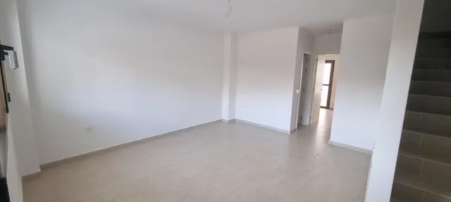 MAGNIFICOS ADOSADOS DE EN LOS REALEJOS — 3
