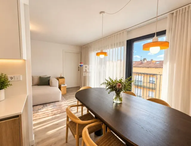 GIA46AC - Girona centro | Piso moderno en el centro de Girona con balcón, parking y trastero — 14