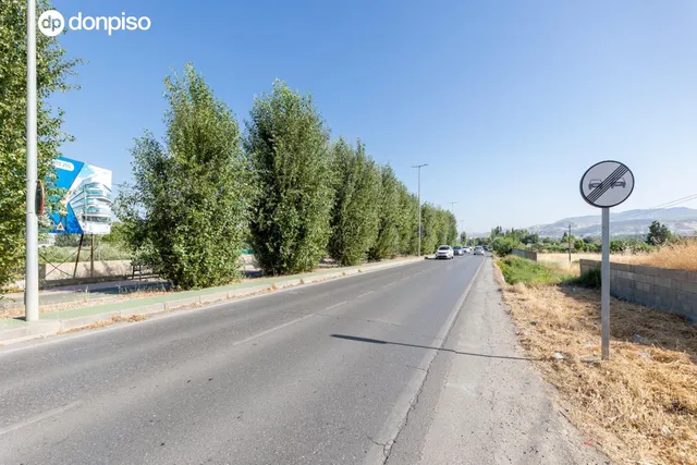 FINCA RÚSTICA A LA ENTRADA DE OGÍJARES. — 7