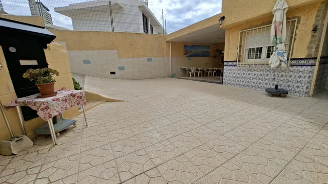 ESPECTACULAR CHALET EN BENIDORM CON APARTAMENTO DE VERANO — 42